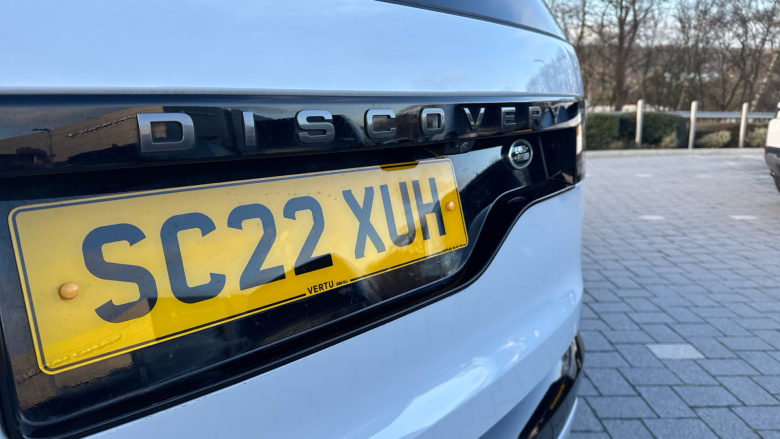 Land Rover Discovery 2.0 P300 R-Dynamic S 5dr Auto Petrol Station Wagon